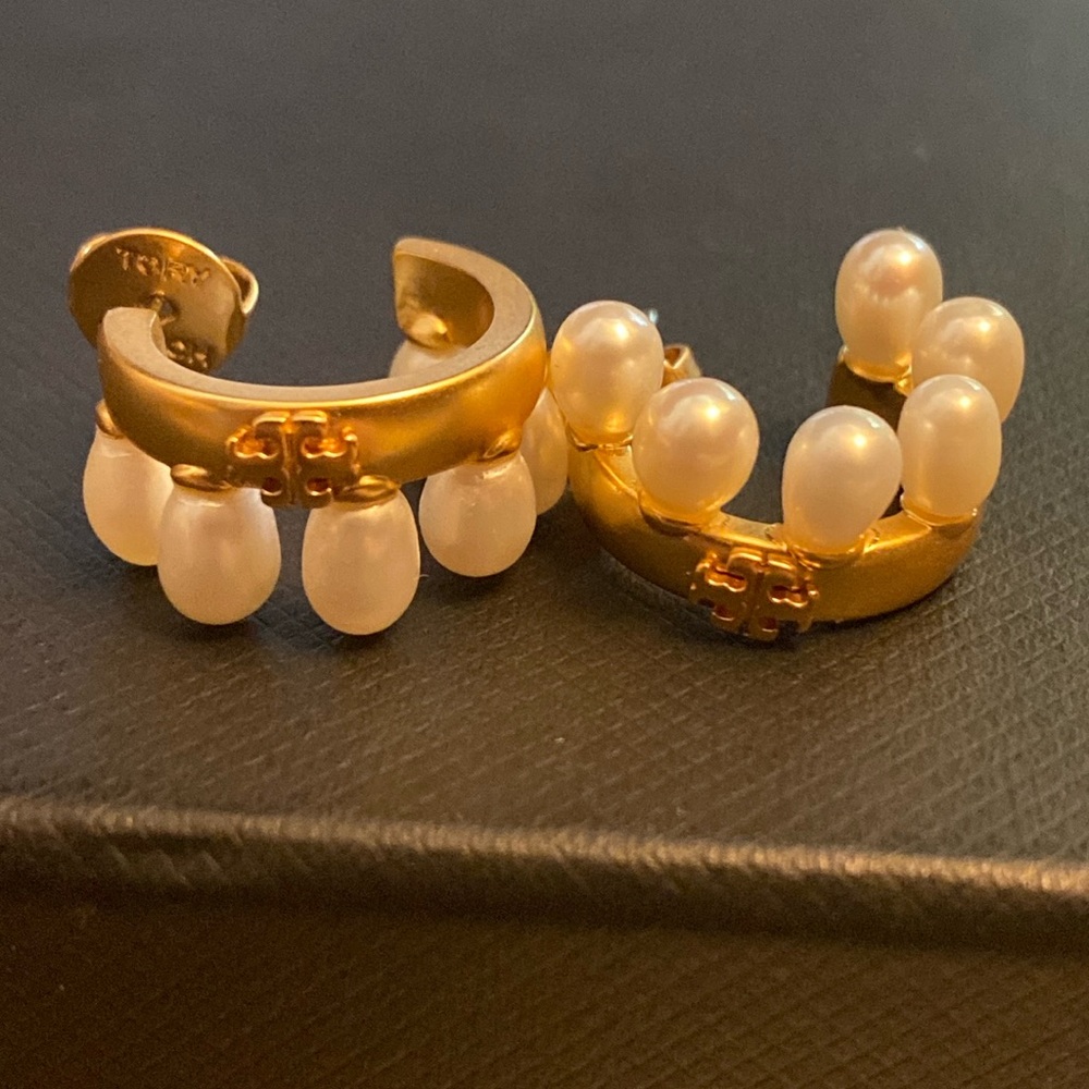 Tory Burch Pearl earrings